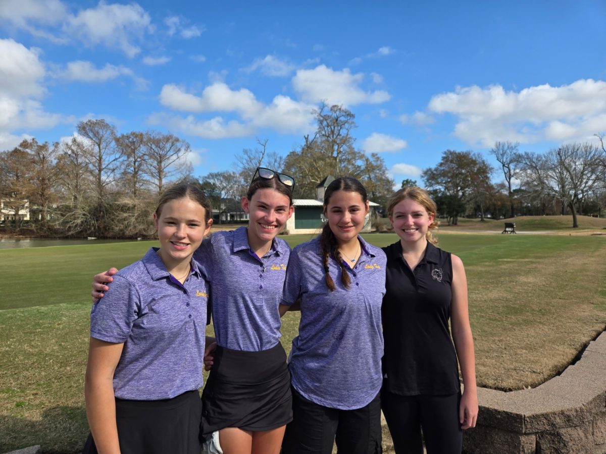 Golf Girls Scramble To Victory