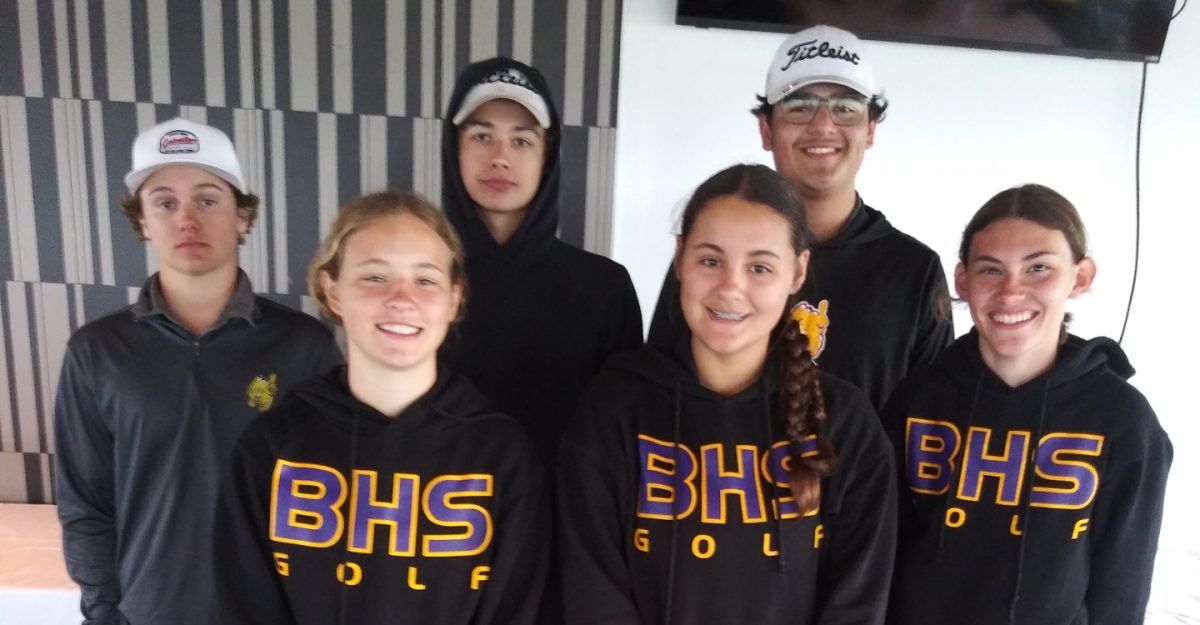 Tor Golfers Compete at Home