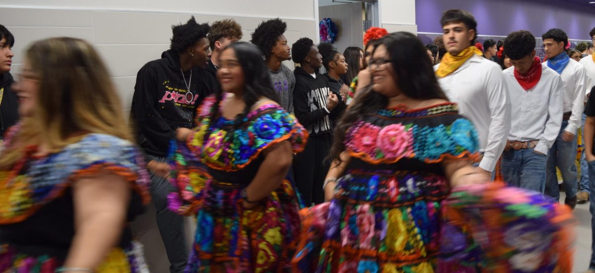 Hispanic Dance Celebrates Cinco de Mayo